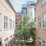 City Apartment Perfect For A Family Or Group!
